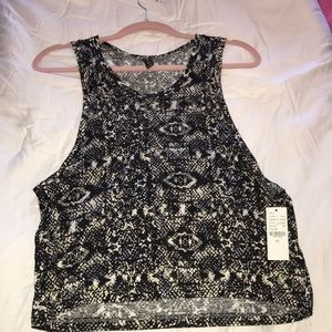 Extended armholes tank